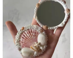 Espejo compacto con conchas, encaje y perlas Hecho a mano Ocean Whispers Mermaid Gift from Vietnam - Product Image 5