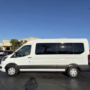 Nueva Furgoneta 2023 para Transit 350 XLT Diésel Manual R16 con Volante a la Izquierda, Cámara Trasera, Portaequipajes Metálico en el Techo e Interior Oscuro - Product Image 1