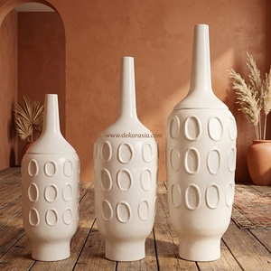 Vase de sol Motivo Largo M blanc mat en terre cuite gaufrée, pot en terre cuite artisanal, urne décorative en céramique, vente en gros - Product Image 5