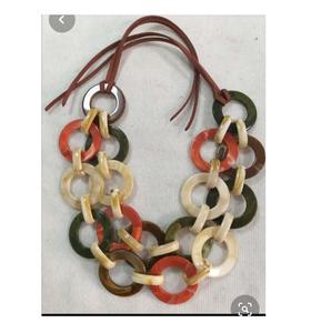 Precio de fábrica Collar de cuentas de resina Hecho a mano de piedras de resina para la venta a granel de la India Collar de madera de resina al por mayor - Product Image 4