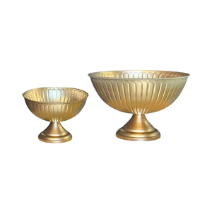 Vase à fleurs en fer doré vintage moderne, centre de table de mariage, urne antique, bol à compote, design floral, résistant à la rouille - Product Image 1