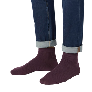 Chaussettes de sport courtes à logo personnalisé en gros pour hommes, chaussettes côtelées à la cheville, couleur unie - Product Image 4
