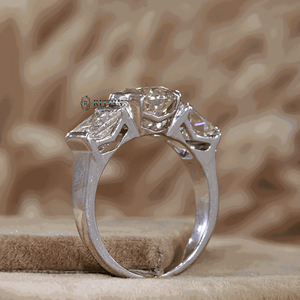 Bague de mariage 2.50 CT ronde et princesse taillée en diamant 3 pierres style demi-lunette - Product Image 5