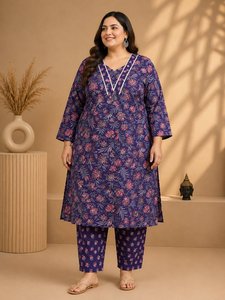 Robe en coton biologique pur tissé, col en V, imprimé floral, respirante, broderie, mignonne, décontractée, quotidienne, modeste, coupe droite, longueur genou, style japonais - Product Image 1