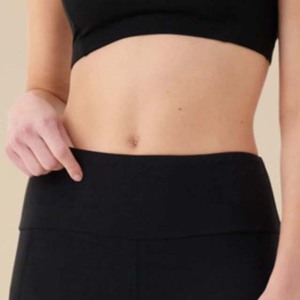 Shorts de compression taille haute pour femmes de qualité supérieure sur mesure Pakistan vente en gros de vêtements de sport taille élastique motif à carreaux - Product Image 6