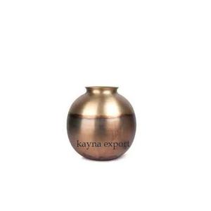 Vase à fleurs en métal en laiton antique fait à la main, élégant, design décoratif, texture métallique, vases décoratifs pour l'intérieur et l'extérieur - Product Image 6