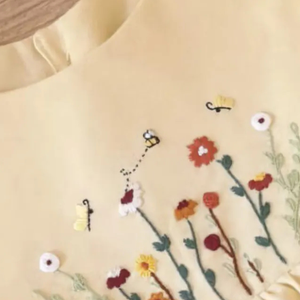 Vestido de lino suave bordado a mano para niñas, estilo informal para el primer cumpleaños de niños pequeños, OEM hecho en Vietnam - Product Image 6