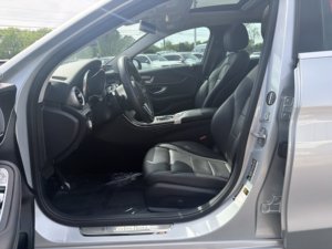 Mercedes-Benz C 300 V4 2.0L RWD 2020 Usado en Buen Estado - Product Image 4