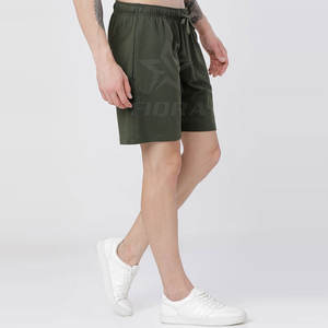 Vente en gros de shorts légers pour hommes taille élastique confortable style décontracté motif solide pour la vente en ligne - Product Image 2