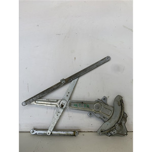 ตัวปรับกระจกไฟฟ้าด้านหน้าขวา SUZUKI SX4 รุ่นที่ 1 8341079J11000 (06>) - Product Image 1