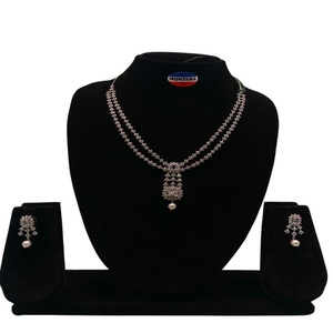 Ensemble de bijoux africains AD pour femmes avec collier et boucles d'oreilles parfait pour les fêtes de la mariée et les occasions ethniques. - Product Image 4