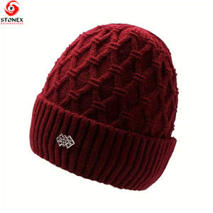 Bonnet en peluche unisexe en acrylique 100% pour l'hiver, bonnet tricoté chaud pour hommes et femmes, doux pour les sports de plein air, le ski et la plage - Product Image 2