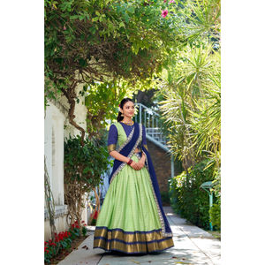 Ropa de fiesta y boda ready made Lehenga Choli estilo Bollywood indio para mujer en diseño pakistaní con Dupatta y Zari Chex - Product Image 4
