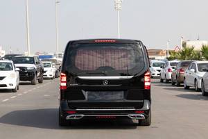 Vehículo Certificado Nuevo con Cero Kilometraje/Km y un Acabado Impecable en Negro, Mercedes-Benz V250 VIP Luxury 2022, Motor de 2.0L y 4 Cilindros, Tracción Trasera - Product Image 6