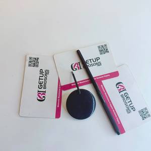 Pince à cils GETUP BROSONS en acier inoxydable, outil de précision, couleur prune, forme circulaire, emballage personnalisé avec logo - Product Image 1