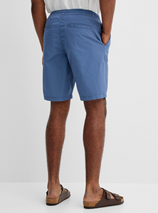 Pantalones cortos deportivos personalizados para hombre diseñados con tela de malla transpirable de secado rápido con un estilo informal y cierre de cordón - Product Image 3