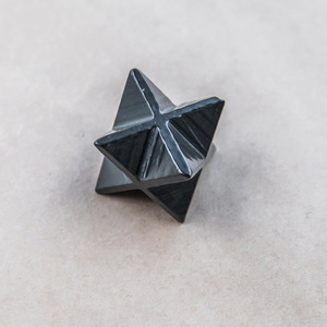 Merkaba de shungita pulida de 1.18 pulgadas (30 mm) - Product Image 2