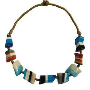 Collier en résine bohème, bijoux artistiques, pendentif en résine scintillante MN EXPORTS, look tendance et unique - Product Image 2