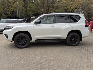 TOYOTA LAND CRUISER PRADO TX-L 2023 USADO, Volante a la Izquierda/Derecha - Product Image 6