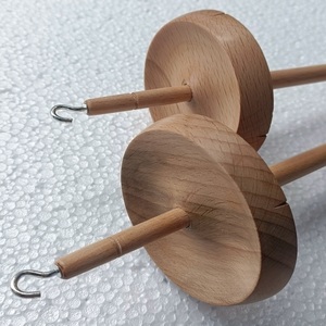 แกนหมุนไม้ธรรมชาติคุณภาพสูงสำหรับบันไดและเฟอร์นิเจอร์แกนไม้ธรรมชาติปรับแต่งได้ทนทานและดีไซน์หรูหรา - Product Image 1