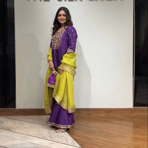 Último DISEÑO DE Salwar Kameez pakistaní con precio bajo y trabajo de bordado pesado para damas Ropa de fiesta y ropa de boda Sharara - Product Image 2