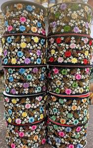 Lujosa ropa de boda de diseñador de gama alta con elegantes patrones intrincados Bolsos de zapatos con ribete de encaje floral ecológico para novias - Product Image 4