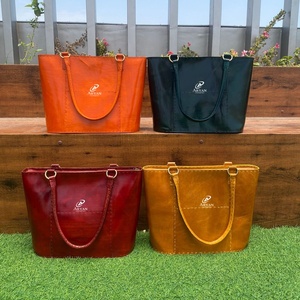 Nuevo bolso de mano de cuero personalizado para mujer, bolso de lujo de cuero Crazy Horse genuino hecho a mano, bolso de hombro con bolsillo y cremallera - Product Image 1