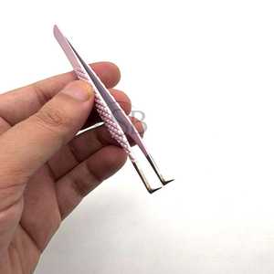 Pinza de Volumen de 90 Grados Color Rosa Bebé Claro con Punta de Fibra, Impresión de Logotipo Personalizada, Herramienta de Belleza, Pinza para Extensión de Pestañas - Product Image 4