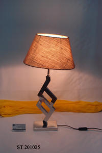 Lámparas DE MESA DE ACERO INOXIDABLE hechas de tubos SS de alta calidad con accesorios certificados utilizados en hogares y oficinas con pantallas personalizadas - Product Image 4