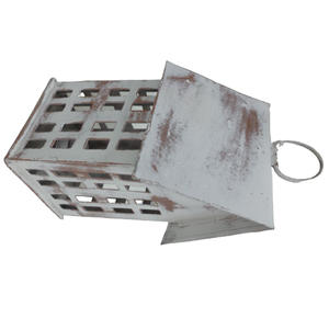 Vente en gros de bougeoirs en métal BRUT NICKEL pour dessus de table et décoration intérieure faits à la main - Product Image 3