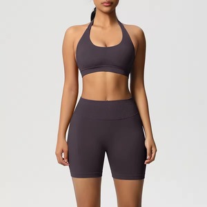 ชุดโยคะสีพื้นแบบใหม่สำหรับผู้หญิง ขายส่งตามสั่ง ชุดออกกำลังกายสองชิ้น เสื้อชั้นในกีฬาแบบมีโครงและกางเกงขาสั้นต้านเชื้อแบคทีเรีย - Product Image 3