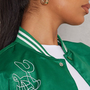 Top llegada de las mujeres Crop Satin Varsity Jacket Nueva venta al por mayor Bajo MOQ Chaqueta de punto con precio barato - Product Image 6