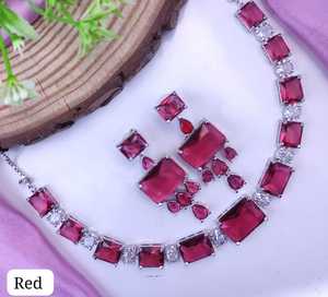 Conjunto de collar y aretes de diamantes americanos de primera calidad para niñas Joyas nupciales únicas para bodas y fiestas hechas de latón - Product Image 3