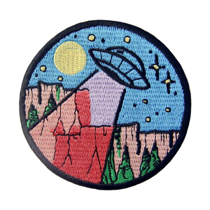 Insignias para ropa en accesorios de ropa Logotipo DE LA EMPRESA OEM Parches tejidos e insignias bordadas - Product Image 1