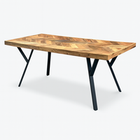 Table à manger ovale en bois de manguier à chevrons, faite à la main |   Meuble industriel de luxe en métal noir à pieds en X, moderne, pour extérieur, appartement, restaurant, maison