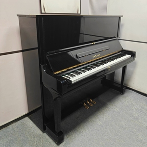 Piano Vertical Yamaha U3G de 88 Teclas, Hecho en Japón, de Segunda Mano, Mecánico, en Venta, Excelente Calidad de Sonido - Product Image 1