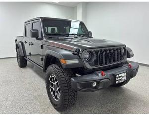(TB) Gladiator Rubicon 4dr Crew Cab 4WD SB 2025 Usado Más Vendido (3.6L 6cyl 8A) - Camioneta Usada - Product Image 2