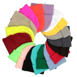 Chapeau personnalisé avec logo, brodé de haute qualité, couleur unie, pour l'hiver, chaud, bonnet en tricot, nouvelle collection - Product Image 1