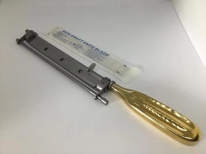 VENTE FLASH INSTRUMENTS CHIRURGICAUX MAHER Ensemble d'instruments pour greffe cutanée avec manche de couteau, lame stérilisée, dermatome, matériel plastique - Product Image 2