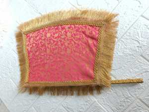 Handfan/ Pakhi/ Pankhi traditionnel fait à la main avec manche en bois velours fantaisie ventilateurs pour mariage Mehndi Dholki décor décoration de la maison - Product Image 4