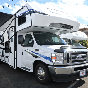 รถบ้านมือสองราคาถูก Forest River FORESTER 3011DS รุ่นหรู มาตรฐานไอเสียยูโร 5 รองรับผู้โดยสาร 4-6 คน พร้อมเตาไมโครเวฟ สีขาว สำหรับการตั้งแคมป์ - Product Image 2