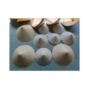 Precio caliente y superventas Sombrero cónico de hoja de alta calidad Non La Vietnam Precio bajo Hecho a mano Palma de bambú Sombrero de paja tradicional - Product Image 5