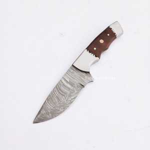 Design personnalisé en acier damas fait à la main couteau de chasse à lame fixe pour l'extérieur manche en bois avec étui en cuir gratuit - Product Image 1