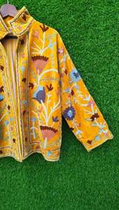 Chaqueta de Invierno Unisex con Cuello Alto y Bordado Floral de Terciopelo Suzani, Forro de Algodón y Dos Bolsillos Laterales, la Mejor y Más Nueva de 2025 - Product Image 4