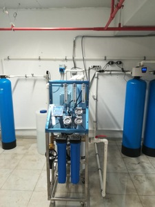 Purificador de Agua Salobre por Ósmosis Inversa (OI) con Control PLC, 2000L/Hora, Bomba de Acero al Carbono, 380V - Product Image 2
