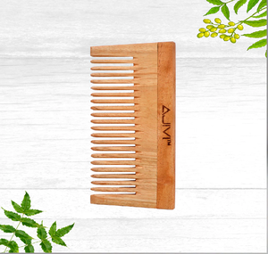 Peigne démêlant à dents larges en bois de neem fabriqué à la main | Antistatique pour des cheveux lisses | Naturel et écologique d'Inde - Product Image 2