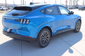 มัสแตง มัค-อี พรีเมียม 4 ประตู แฮทช์แบ็ก ขับเคลื่อนสี่ล้อ (ไฟฟ้า DD) ปี 2026 - Product Image 3