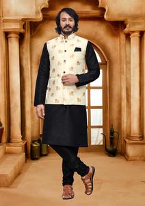 Sherwani / Sherwani Pour Hommes/Noir Sherwani - Product Image 5