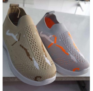 Chaussures de marche décontractées en microfibre de haute qualité pour femmes Semelle extérieure en caoutchouc durable et durable Design à la mode respirant et rembourré - Product Image 5