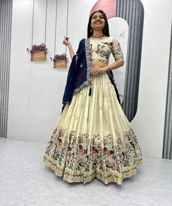 TEJIDO DE DISEÑADOR HILO DE SECUENCIA Y TRABAJO DE SECUENCIA LEHENGA CHOLI CON DUPATTA WEDDING WEAR PRECIO AL POR MAYOR ROPA ÉTNICA AZUL MARINO - Product Image 1